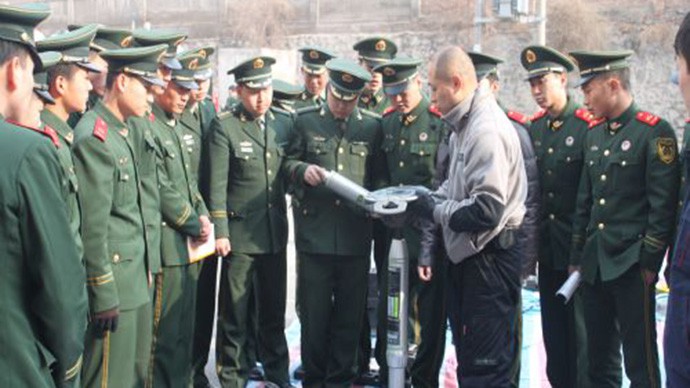 我公司技術(shù)人員在蘭州市消防特勤大隊為消防官兵現(xiàn)場顯示、培訓(xùn)我公司所供設(shè)備